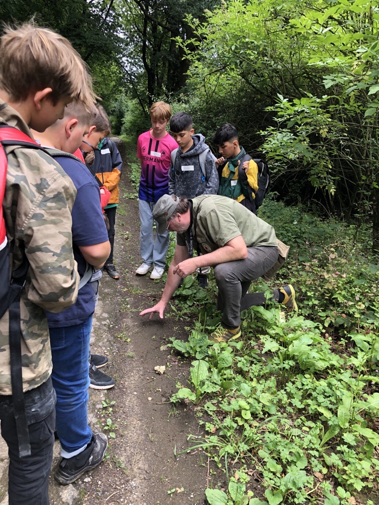 Projekttag Nachhaltigkeit Herr Finke Jäger und Naturpädagoge