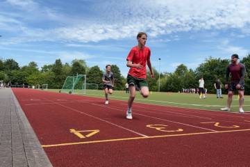 Sport, Sonne und starke Leistungen – Bundesjugendspiele an der Jacobischule 